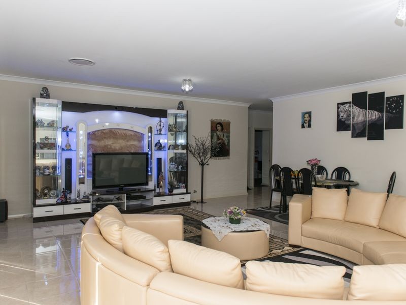 4 Aberdeen Street, Bossley Park NSW 2176