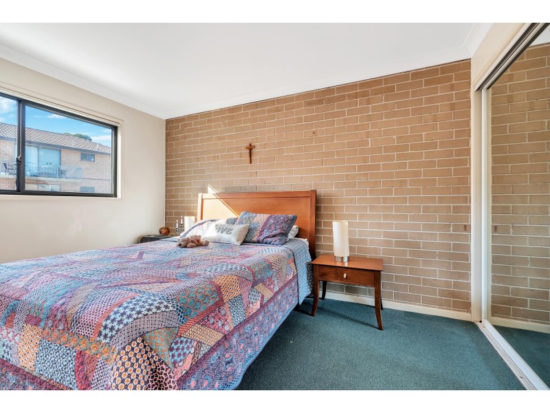 4/10-12 Fairlight Avenue, Fairfield NSW 2165