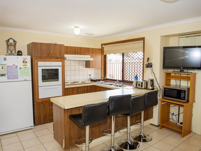 21 Geelong Crescent, St Johns Park NSW 2176
