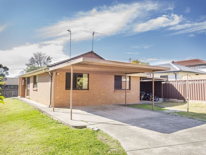 21 Geelong Crescent, St Johns Park NSW 2176