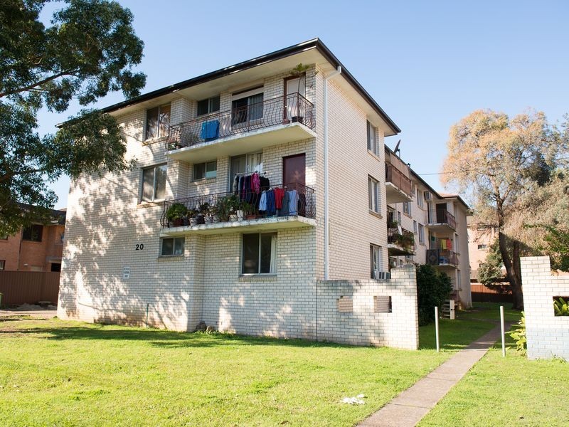 2/20 Wilga Street, Fairfield NSW 2165