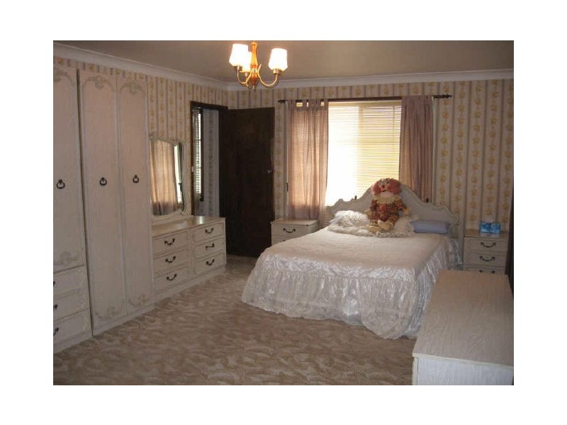 Fairfield West NSW 2165