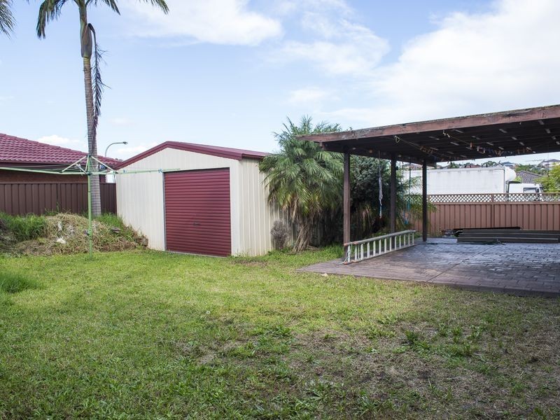 8 Dark Close, Edensor Park NSW 2176