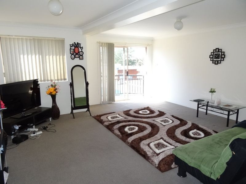8/11 Macquarie Road, Auburn NSW 2144