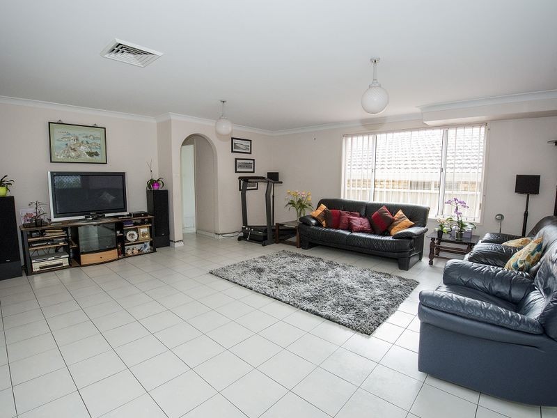 14 Scotchey Street, Prairiewood NSW 2176