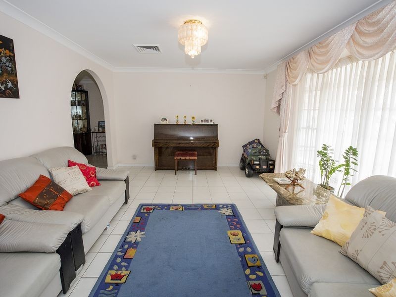 14 Scotchey Street, Prairiewood NSW 2176