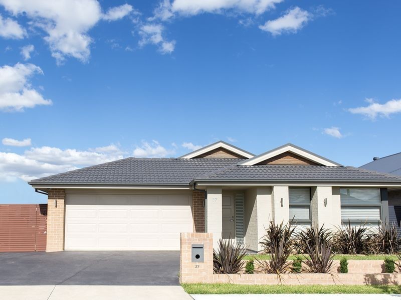 37 Agostini Cct, Oran Park NSW 2570
