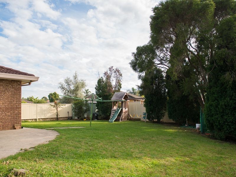 42 Salter Road, Bossley Park NSW 2176