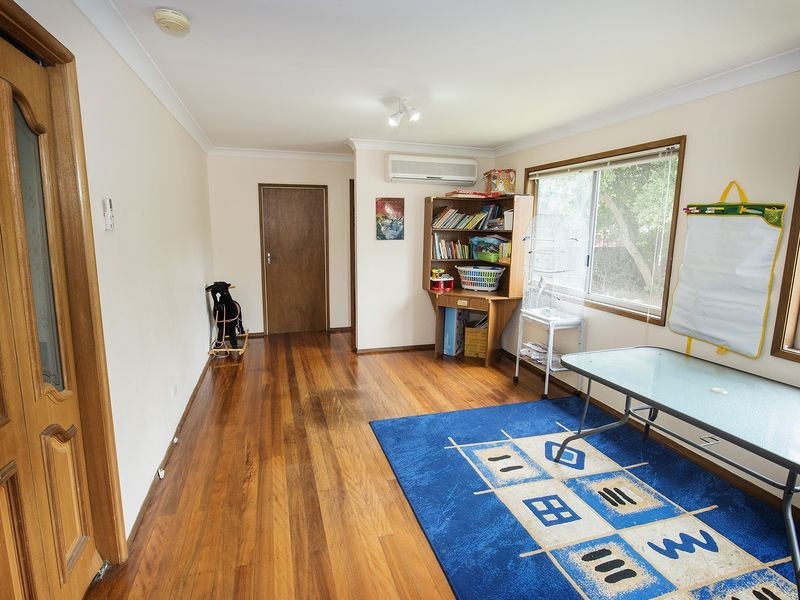 21 Kambala Cres, Fairfield West NSW 2165