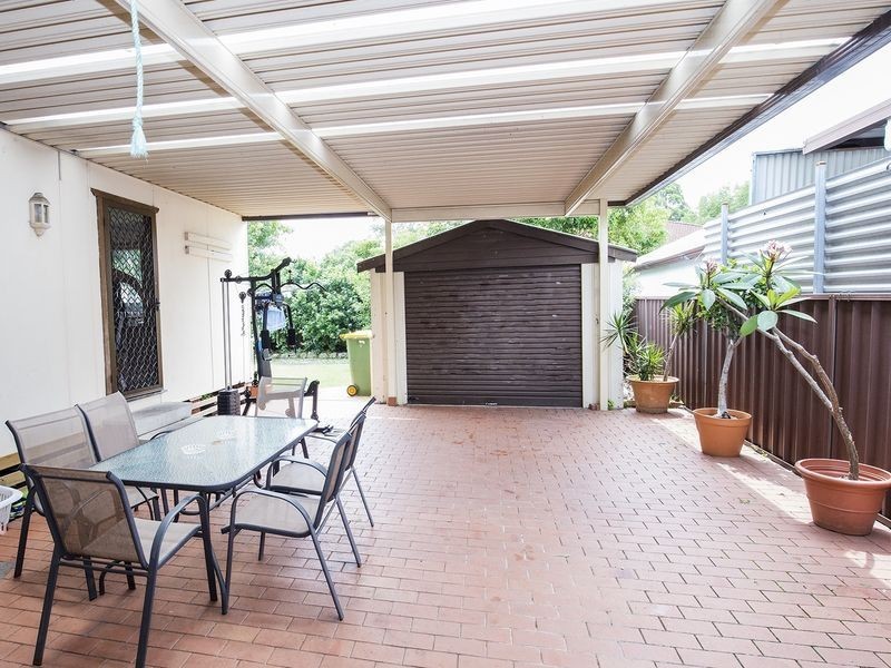 21 Kambala Cres, Fairfield West NSW 2165