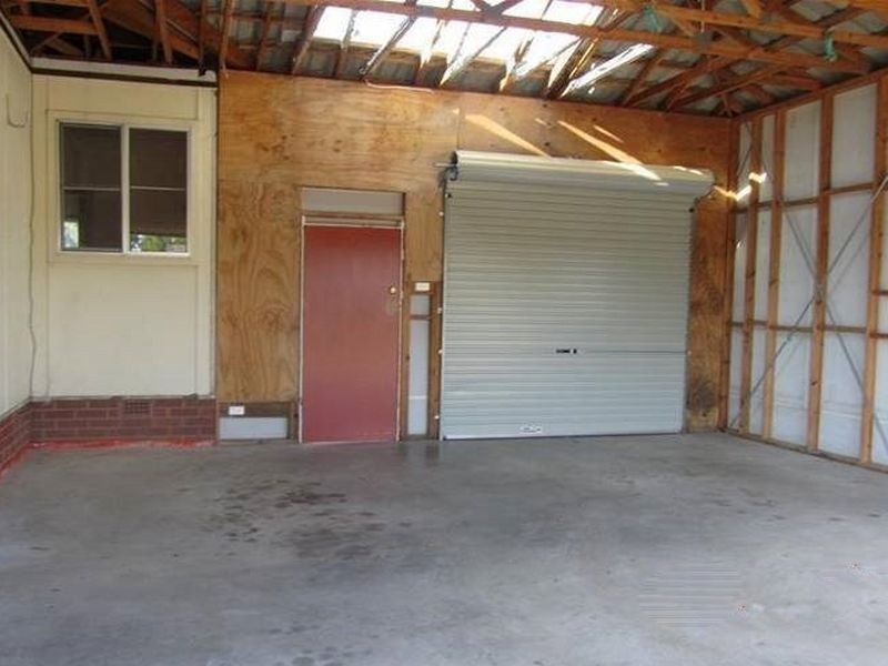 21 Kambala Cres, Fairfield West NSW 2165