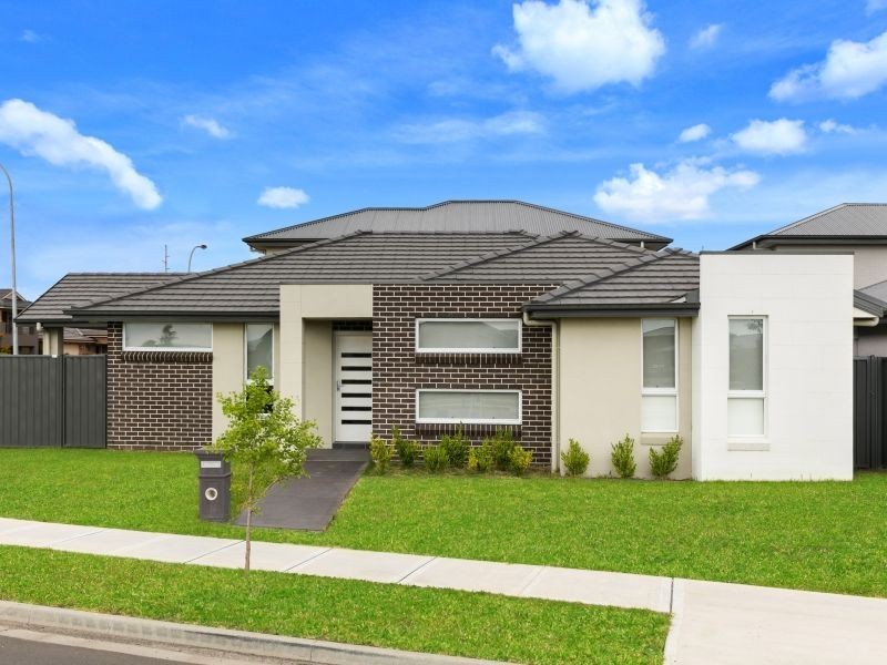 27 Donovan Boulevard, Gregory Hills NSW 2557