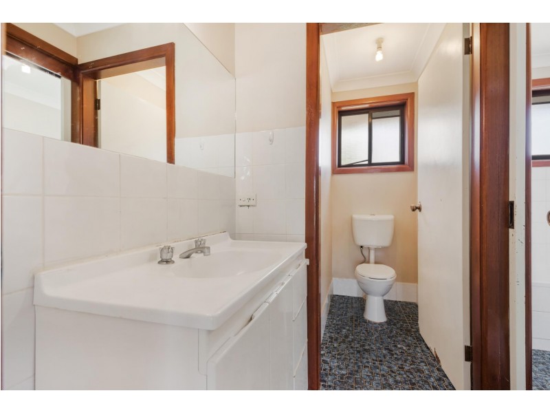 8 Lyell Street, Bossley Park NSW 2176