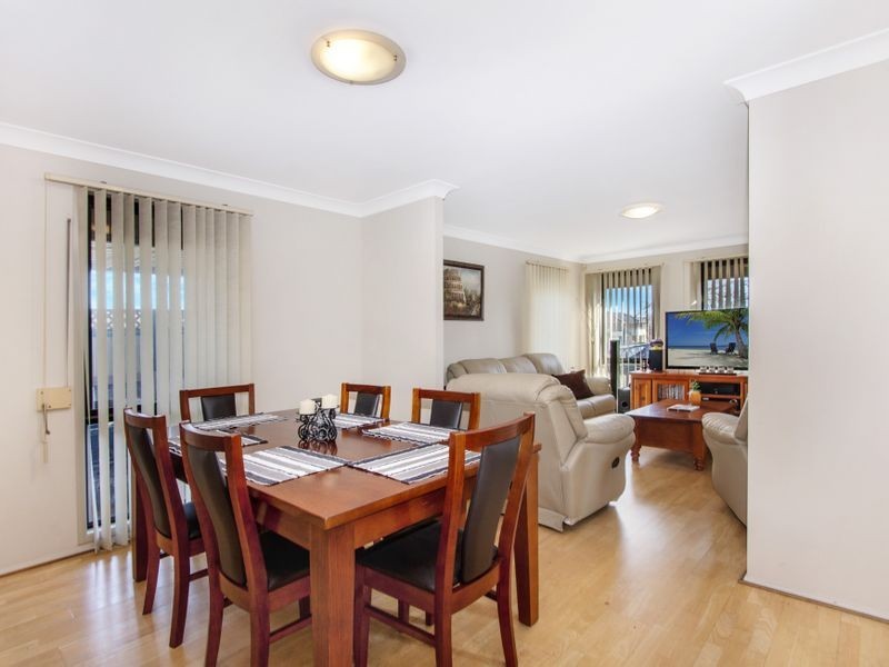 1 Gladstone Close, West Hoxton NSW 2171