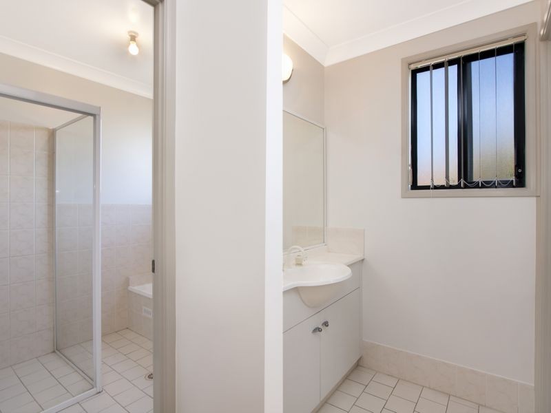 1 Gladstone Close, West Hoxton NSW 2171