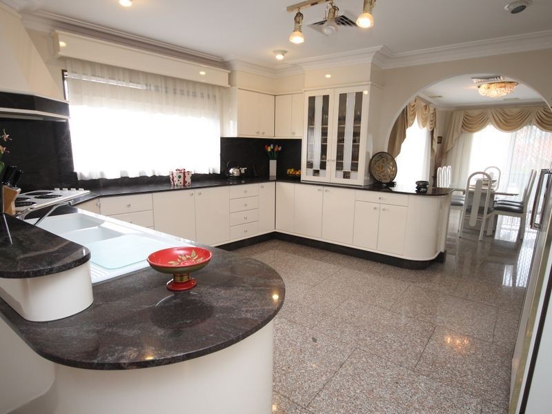 6 Gawler Place, Bossley Park NSW 2176