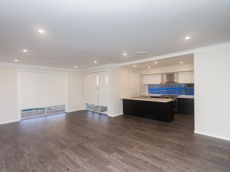 45 Rowe Drive, Potts Hill NSW 2143