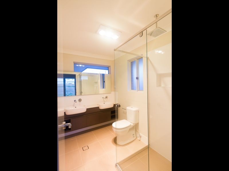 45 Rowe Drive, Potts Hill NSW 2143