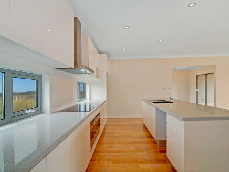 2 Lake View Way, Tallwoods Village NSW 2430