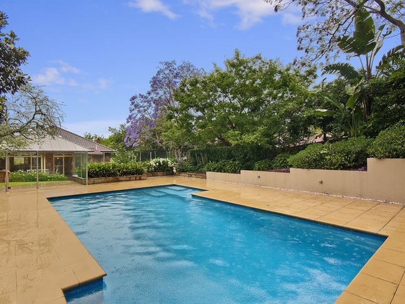 12 Carnarvon Road, Roseville NSW 2069