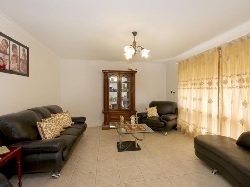 21 Vulcan Avenue, Modbury Heights SA 5092