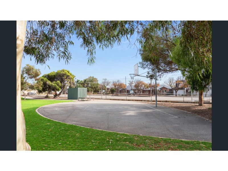 135 Oaklands Road, Warradale SA 5046