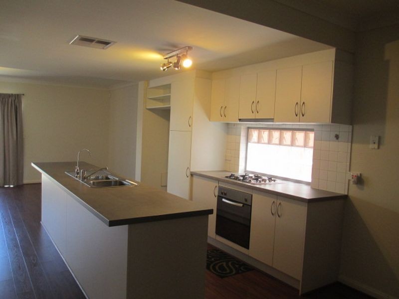 43 Fleming Crescent, Mansfield Park SA 5012