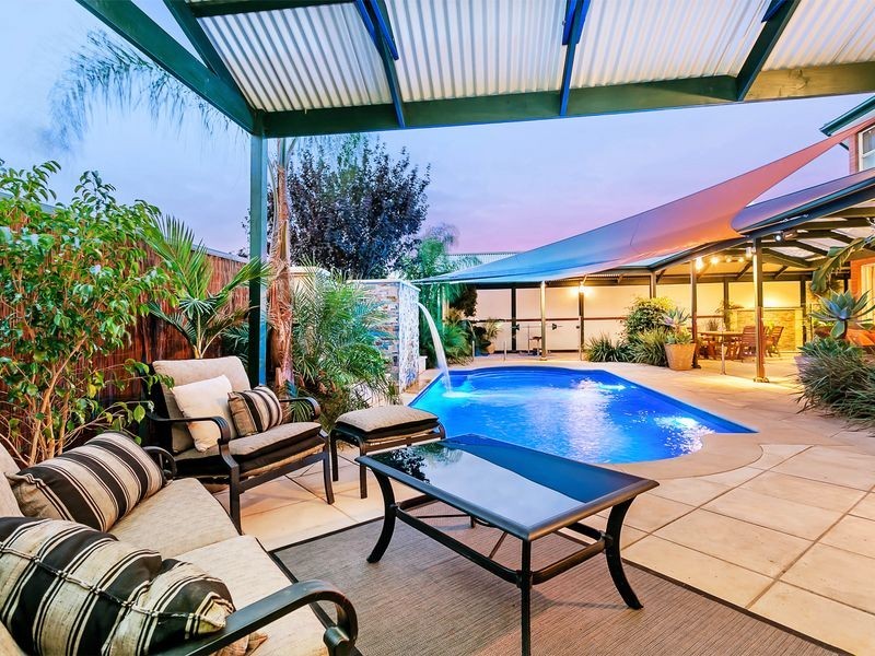 11 Spencer Court, Mawson Lakes SA 5095