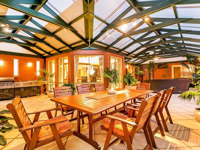 11 Spencer Court, Mawson Lakes SA 5095