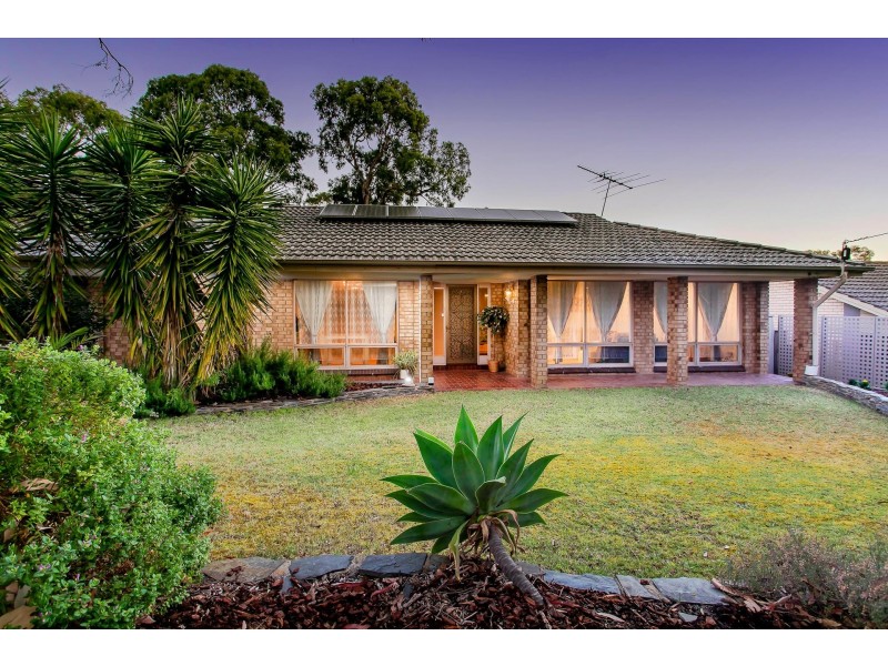 18 Fraser Avenue, Happy Valley SA 5159