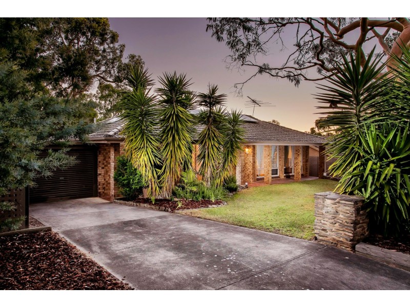 18 Fraser Avenue, Happy Valley SA 5159