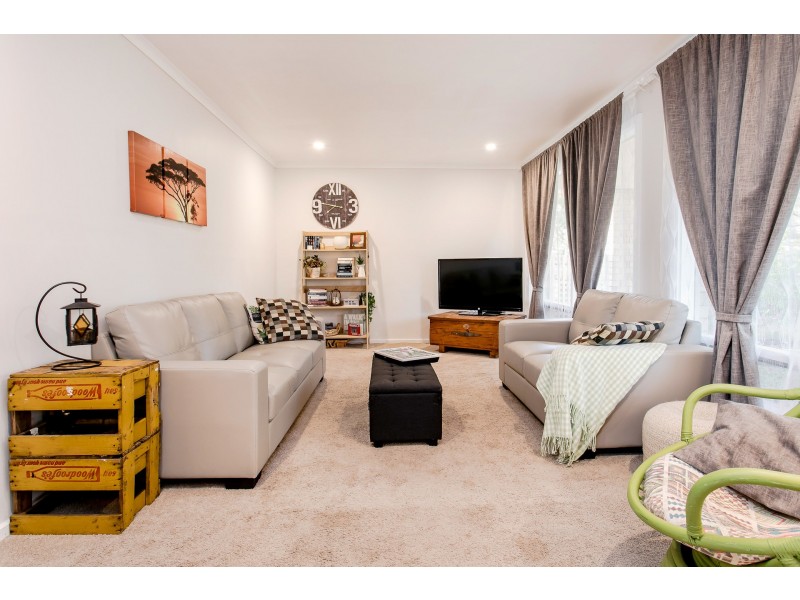 18 Fraser Avenue, Happy Valley SA 5159