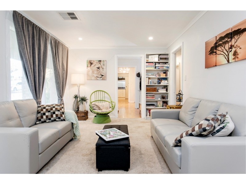 18 Fraser Avenue, Happy Valley SA 5159