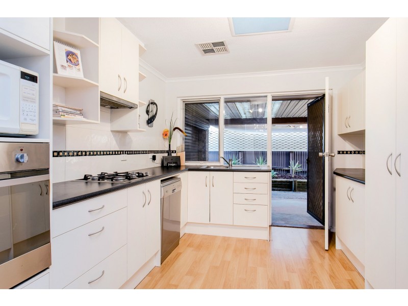 18 Fraser Avenue, Happy Valley SA 5159