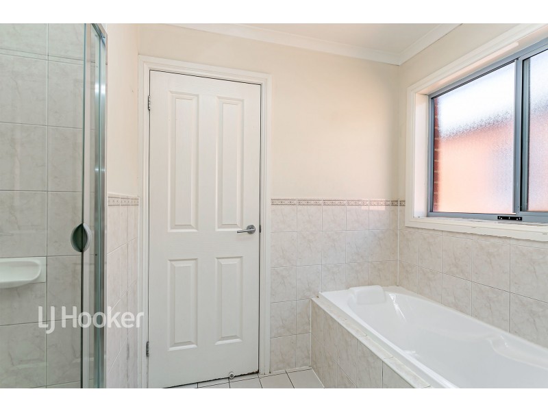 43 Fleming Crescent, Mansfield Park SA 5012