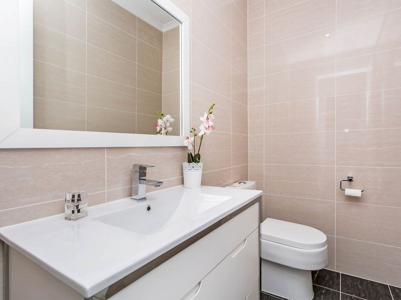 5b Royal Terrace, Royal Park SA 5014