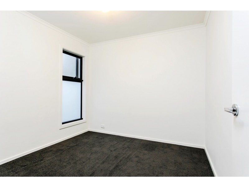 39 Trainer Street, St Clair SA 5280