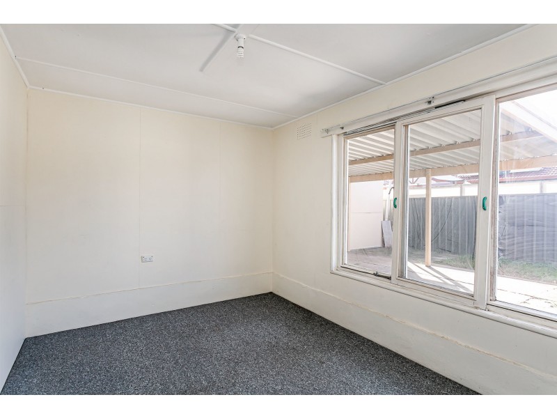 77 Maple Avenue, Royal Park SA 5014