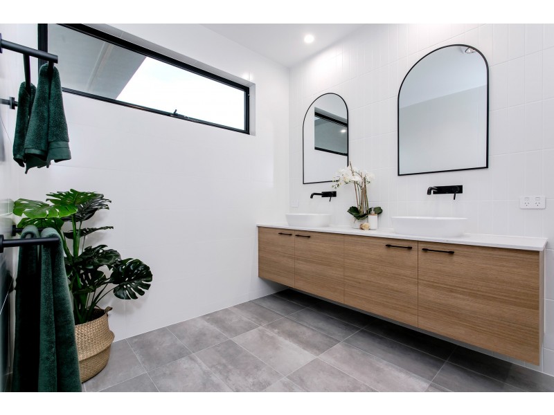 Res 1 of/6 Allerdice Court, West Lakes SA 5021