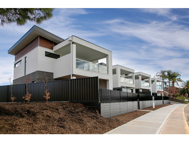Res 1 of/6 Allerdice Court, West Lakes SA 5021