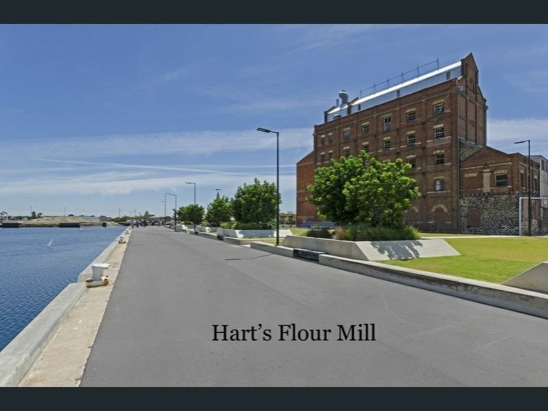 92-92A Edward Street, Ottoway SA 5013