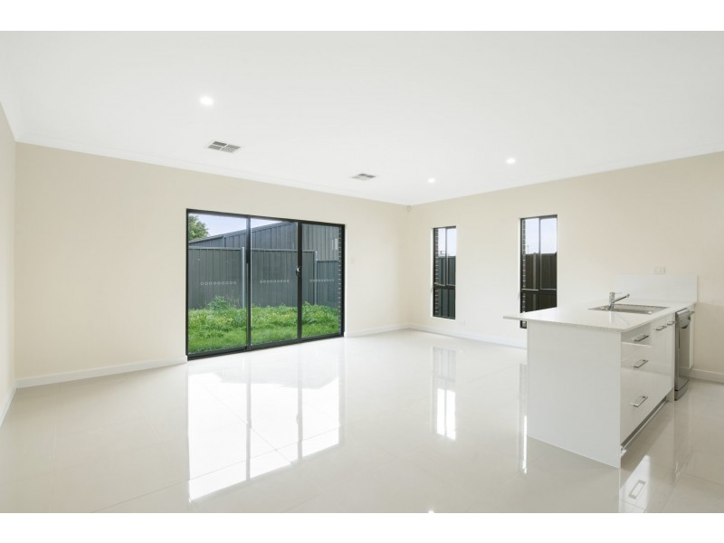 37A-37B Hoods Road, Northfield SA 5085