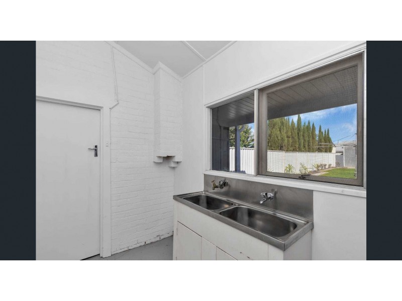 24 Olveston Avenue, Beverley SA 5009