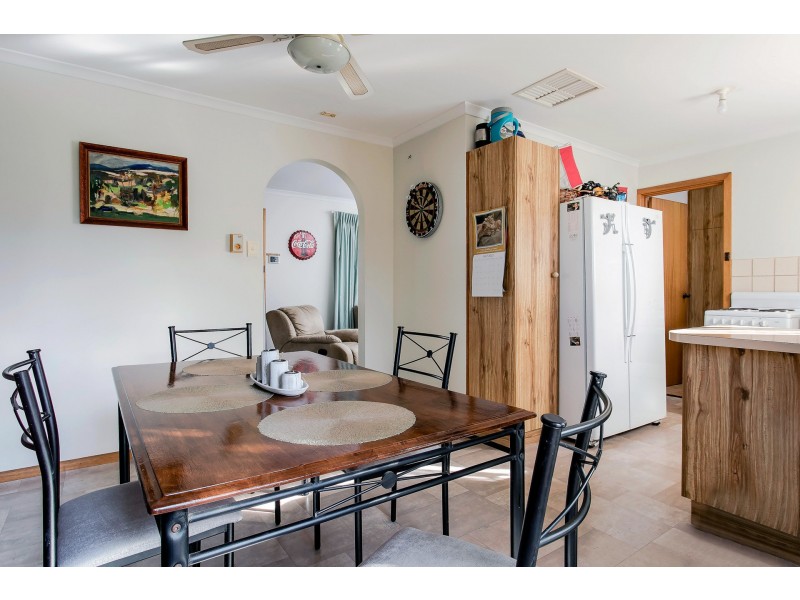 15 Baldina Crescent, Craigmore SA 5114