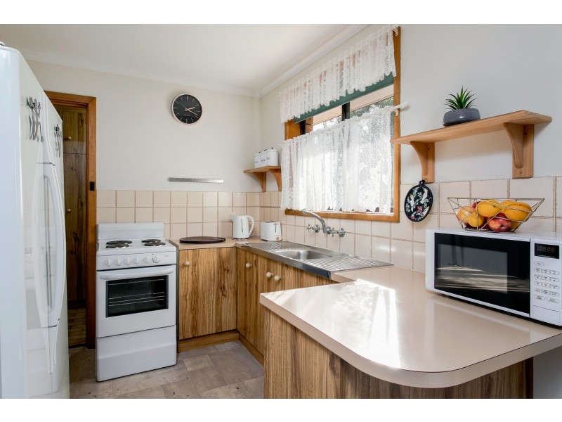 15 Baldina Crescent, Craigmore SA 5114