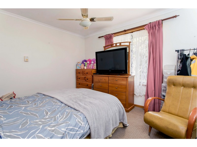 15 Baldina Crescent, Craigmore SA 5114