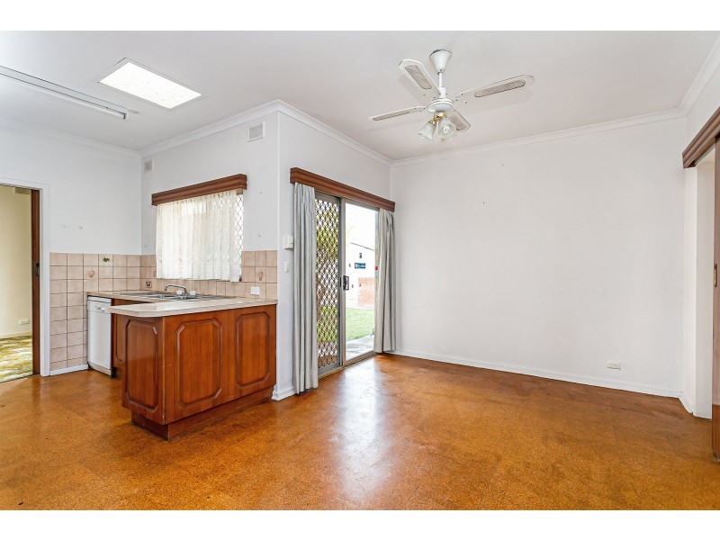 28 Findon Road, Woodville West SA 5011