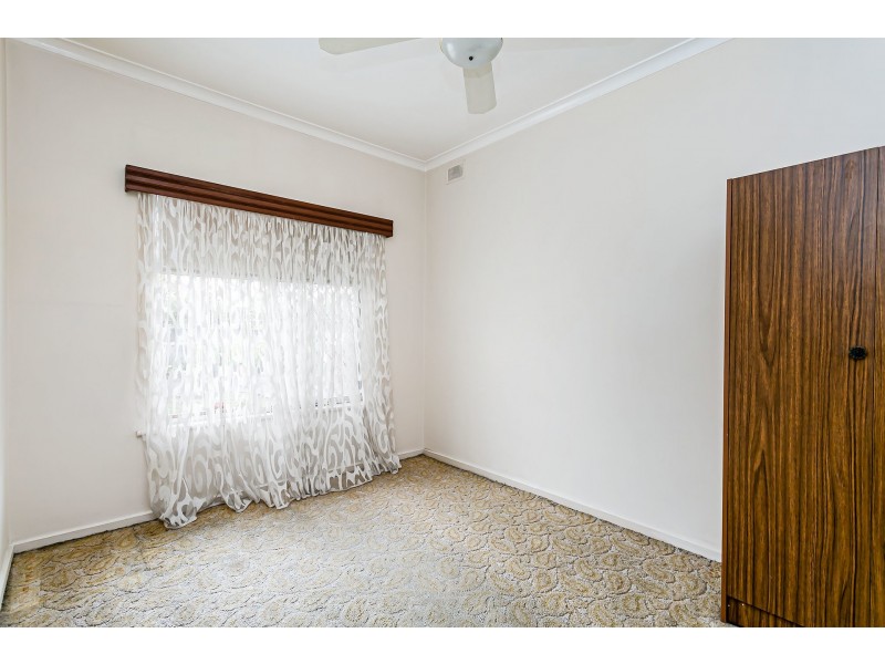 28 Findon Road, Woodville West SA 5011