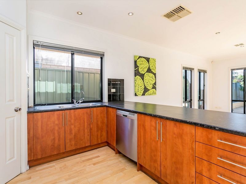 10 Plover Street, Mawson Lakes SA 5095