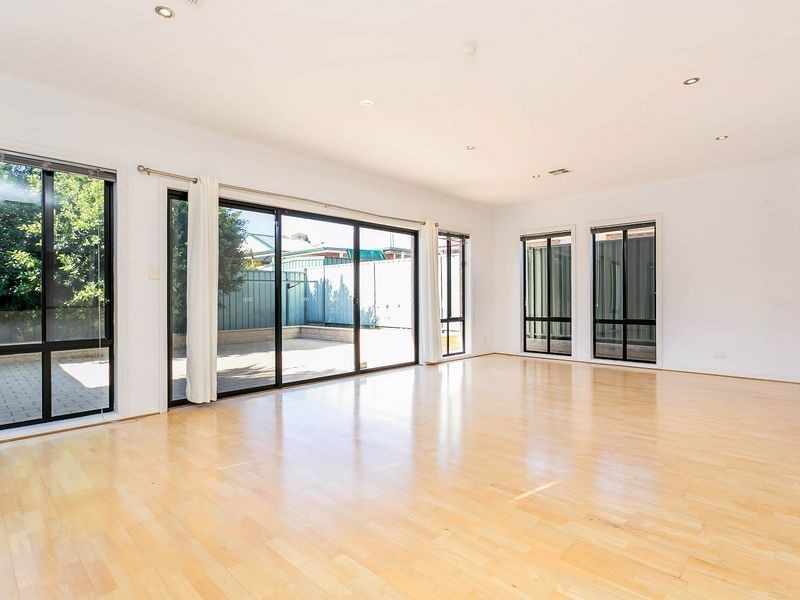 10 Plover Street, Mawson Lakes SA 5095